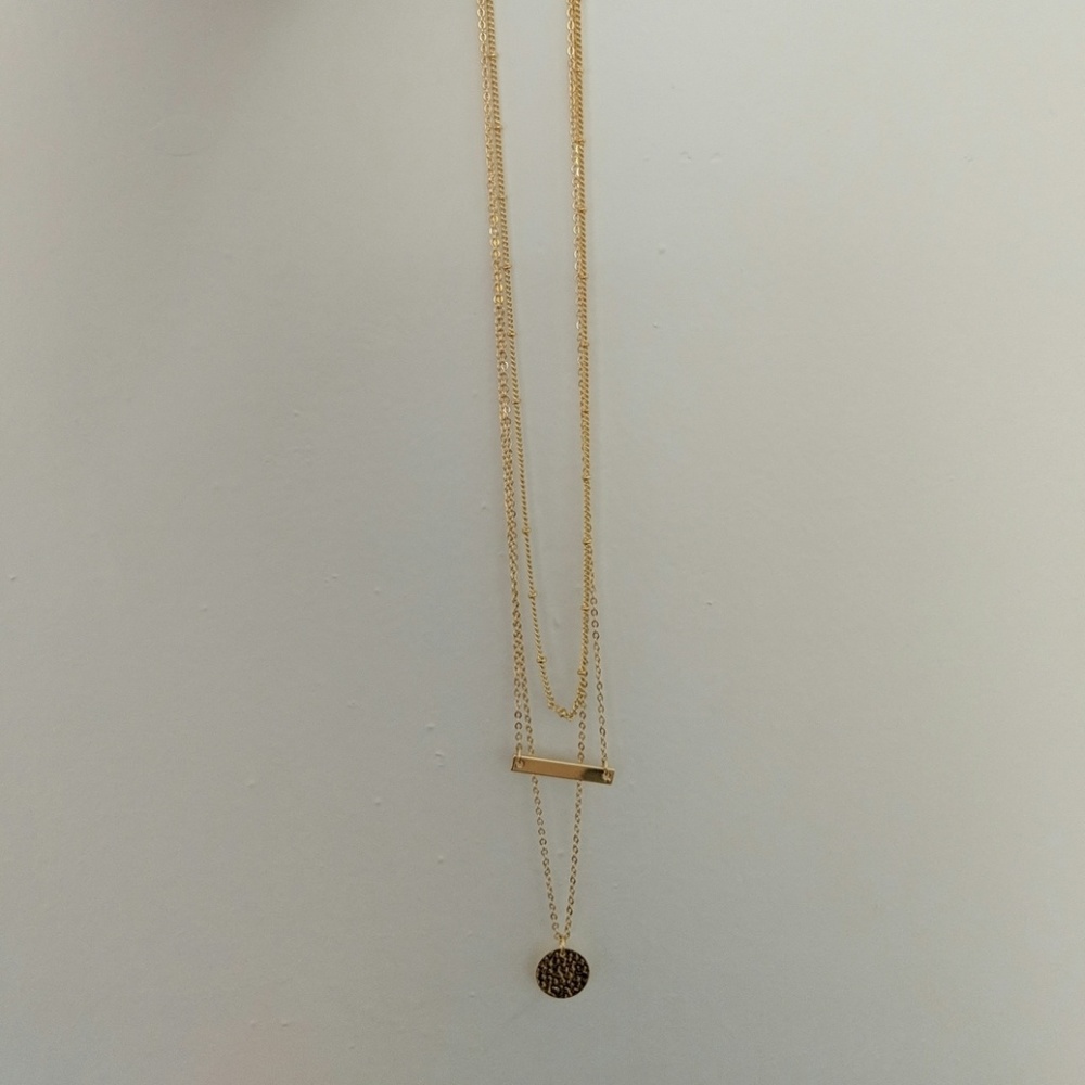 Three layered gold necklace